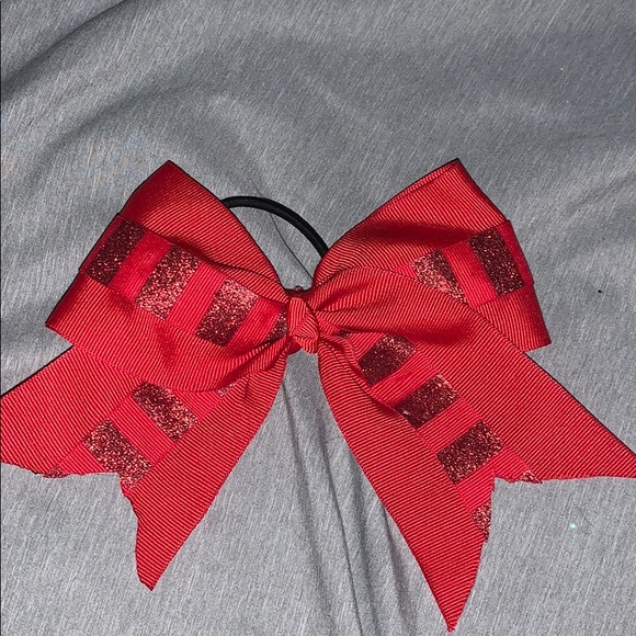 Red Bow - Picture 1 of 2